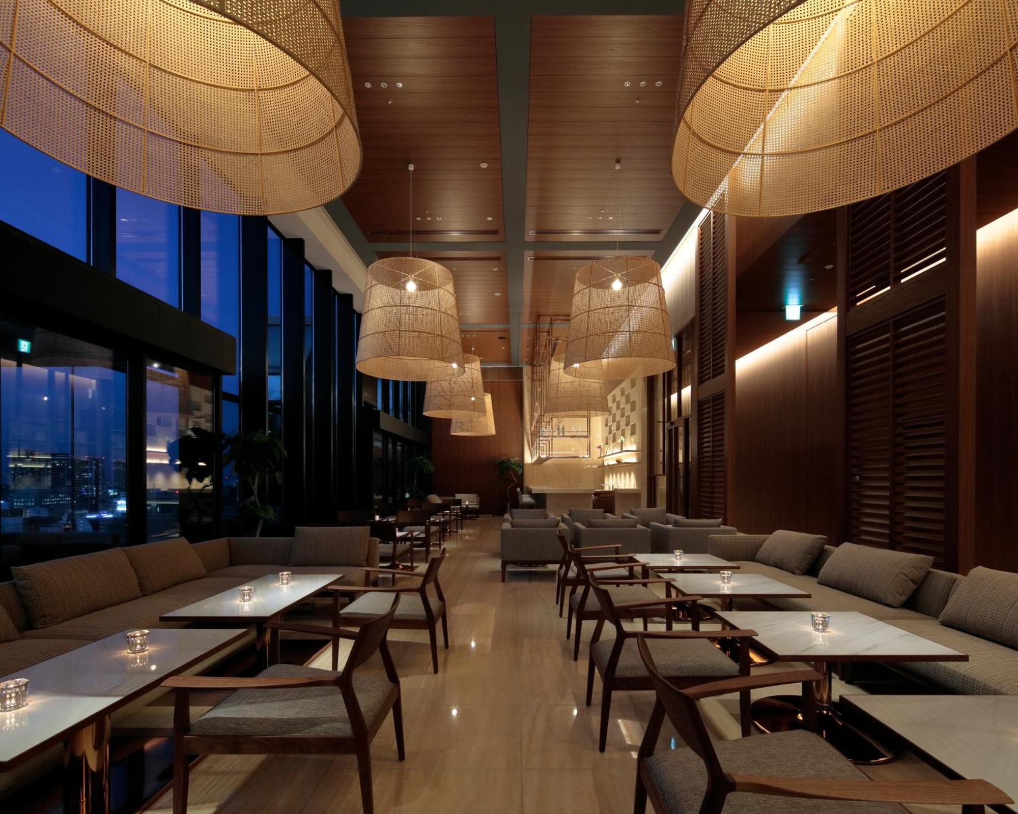 Candeo Hotels Osaka The Tower Dış mekan fotoğraf The lounge at the airport