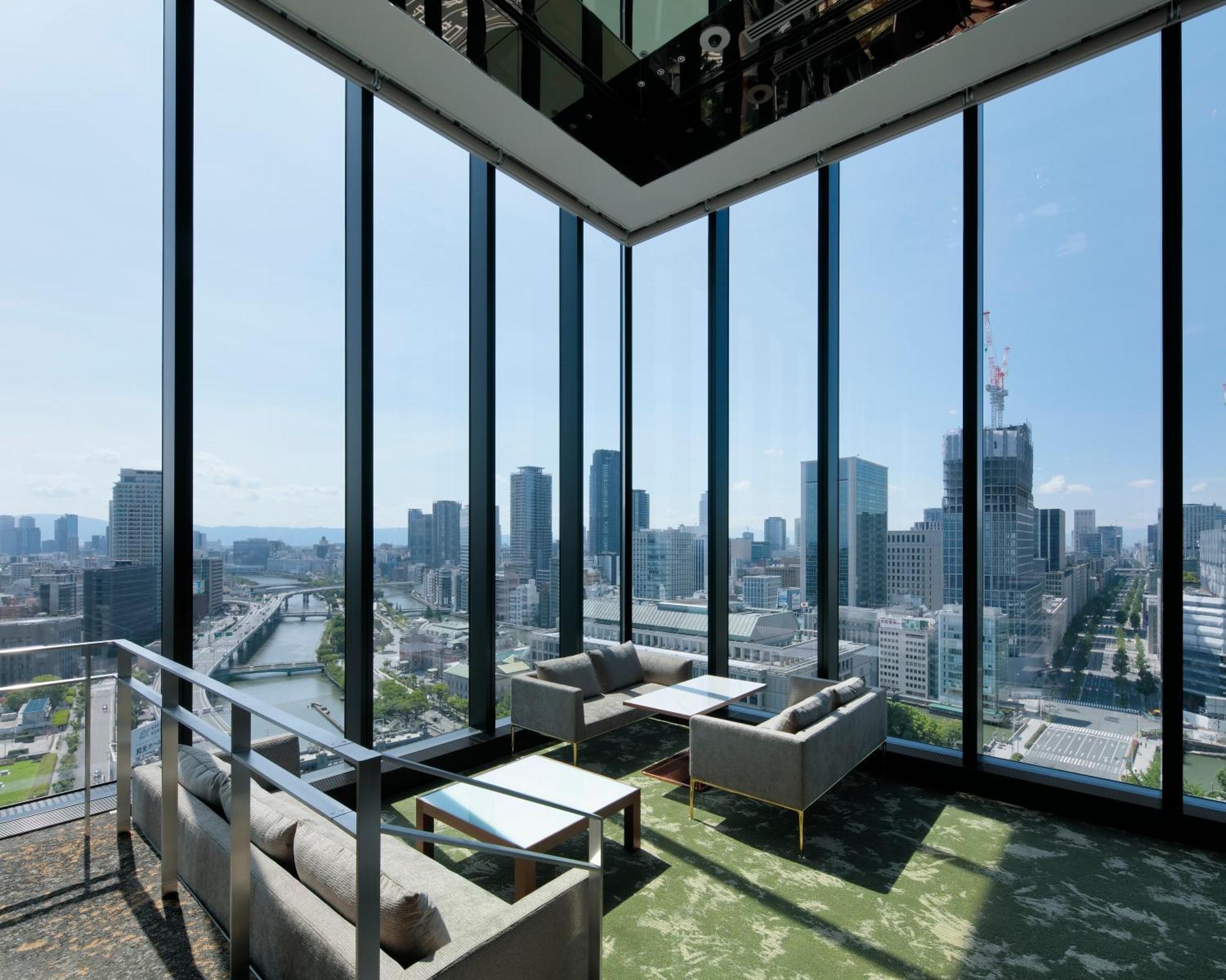 Candeo Hotels Osaka The Tower Dış mekan fotoğraf Sky Lounge