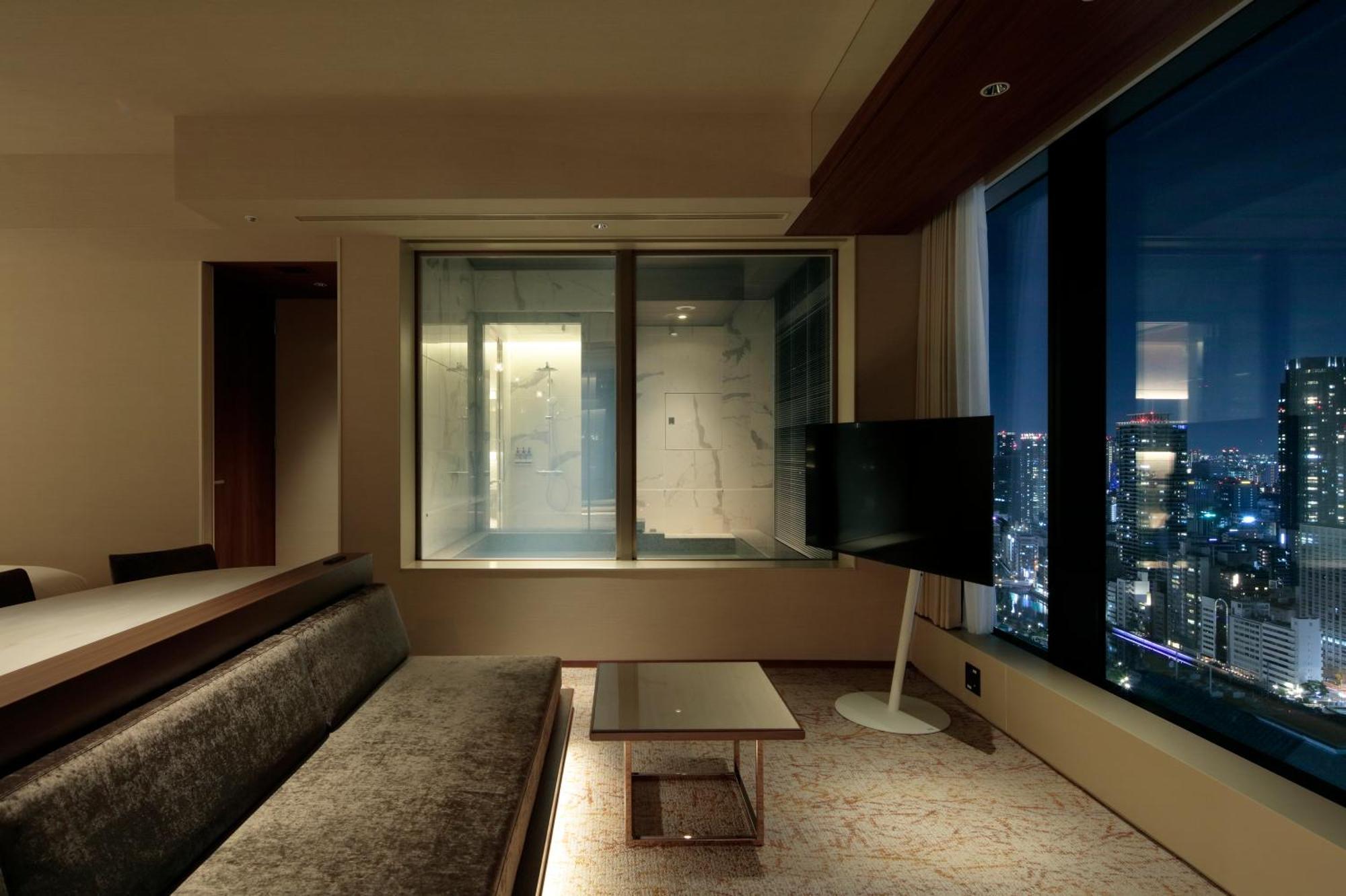 Candeo Hotels Osaka The Tower Dış mekan fotoğraf A room at the hotel