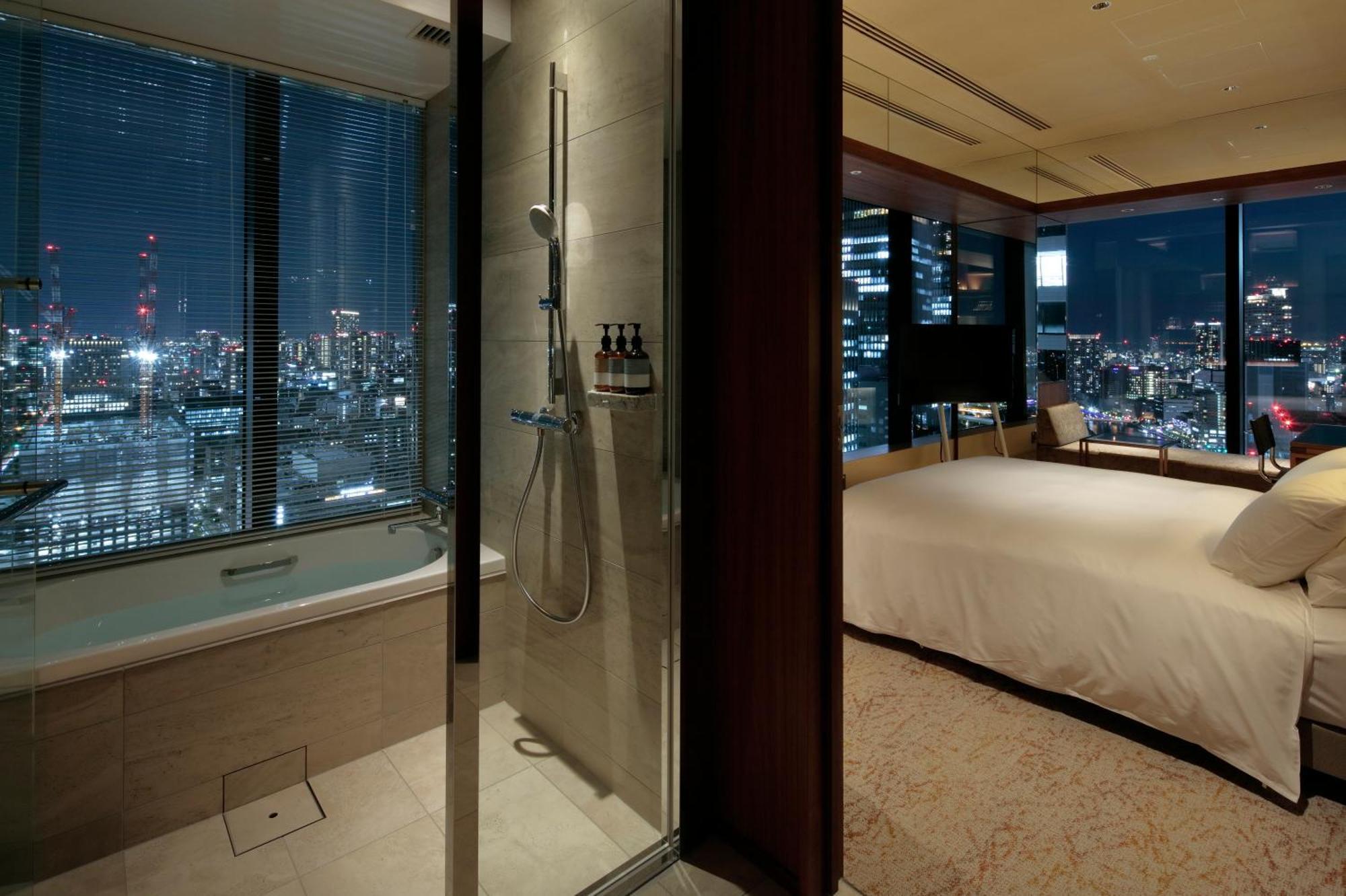 Candeo Hotels Osaka The Tower Oda fotoğraf A suite at the Ritz-Carlton, Tokyo
